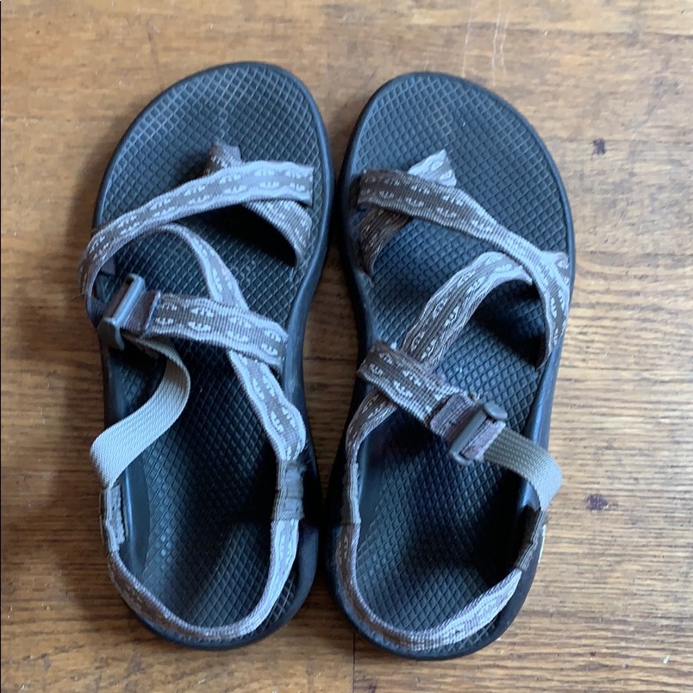 Size 9 WIDE women’s Chaco’s